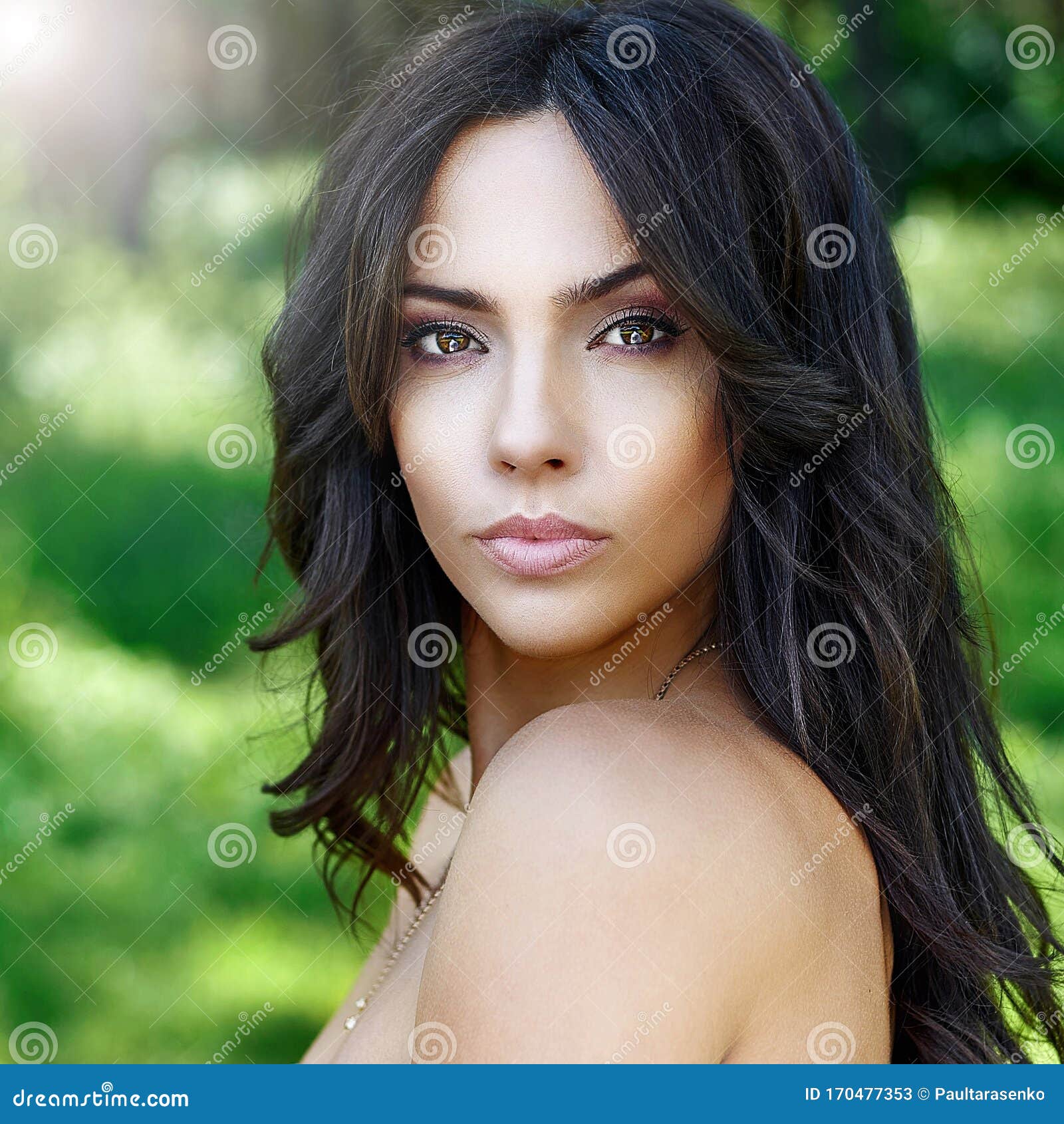 Ik heb het erkend Het koud krijgen Percentage Sluit Het Natuurportret Af Van Een Schattige, Mooie Bruine Vrouw Met Perfecte Huid Stock Afbeelding - Image of mooi, ogen: 170477353 Ik heb het erkend Het koud krijgen Percentage Sluit Het Natuurportret Af Van Een Schattige, Mooie Bruine Vrouw Met Perfecte Huid Stock Afbeelding - Image of mooi, ogen: 170477353