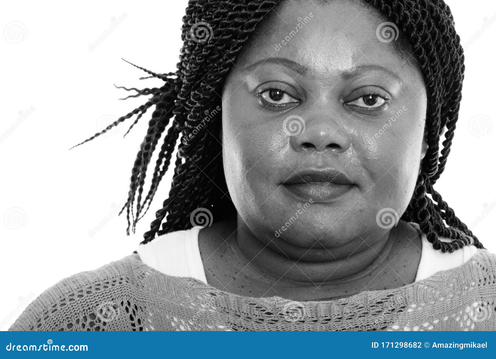zonsondergang loyaliteit In zoomen Sluiting Van Dikke Zwarte Afrikaanse Vrouw Stock Foto - Image of vrouw,  haar: 171298682