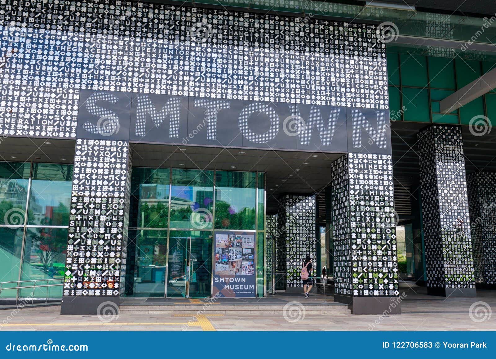 SM Town - COEX Atrium | KoreabyMe