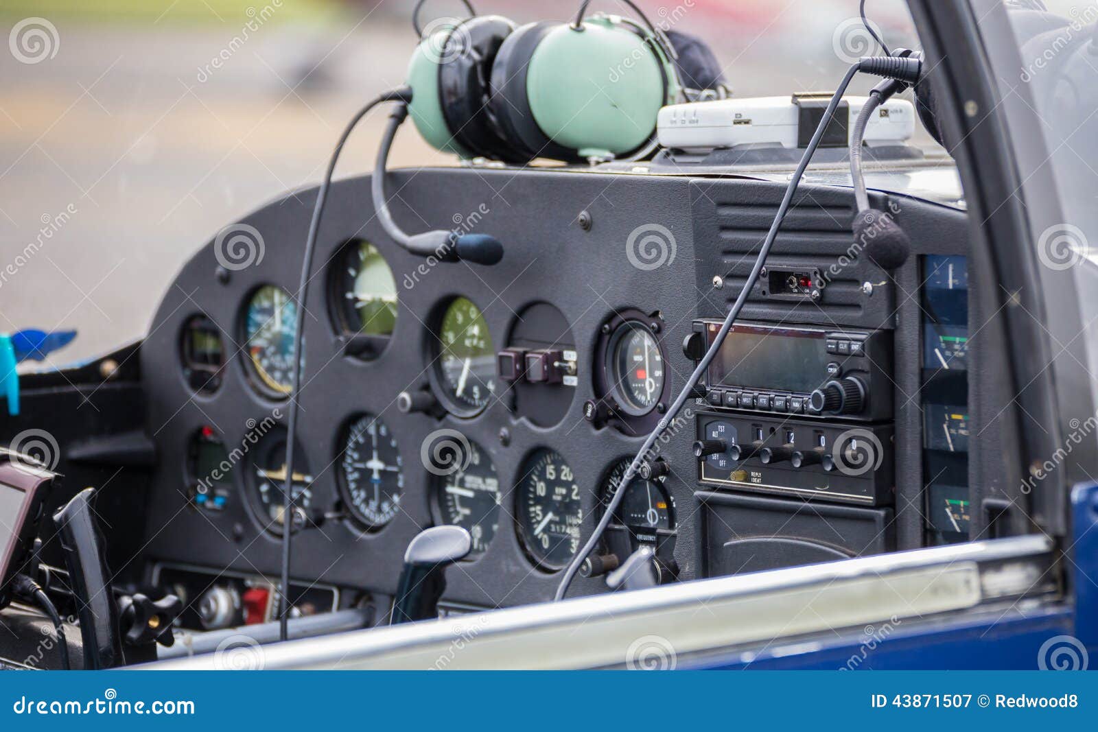 Small Aircraft Instrument Panel Stock Image Image of altitude, levers 43871507