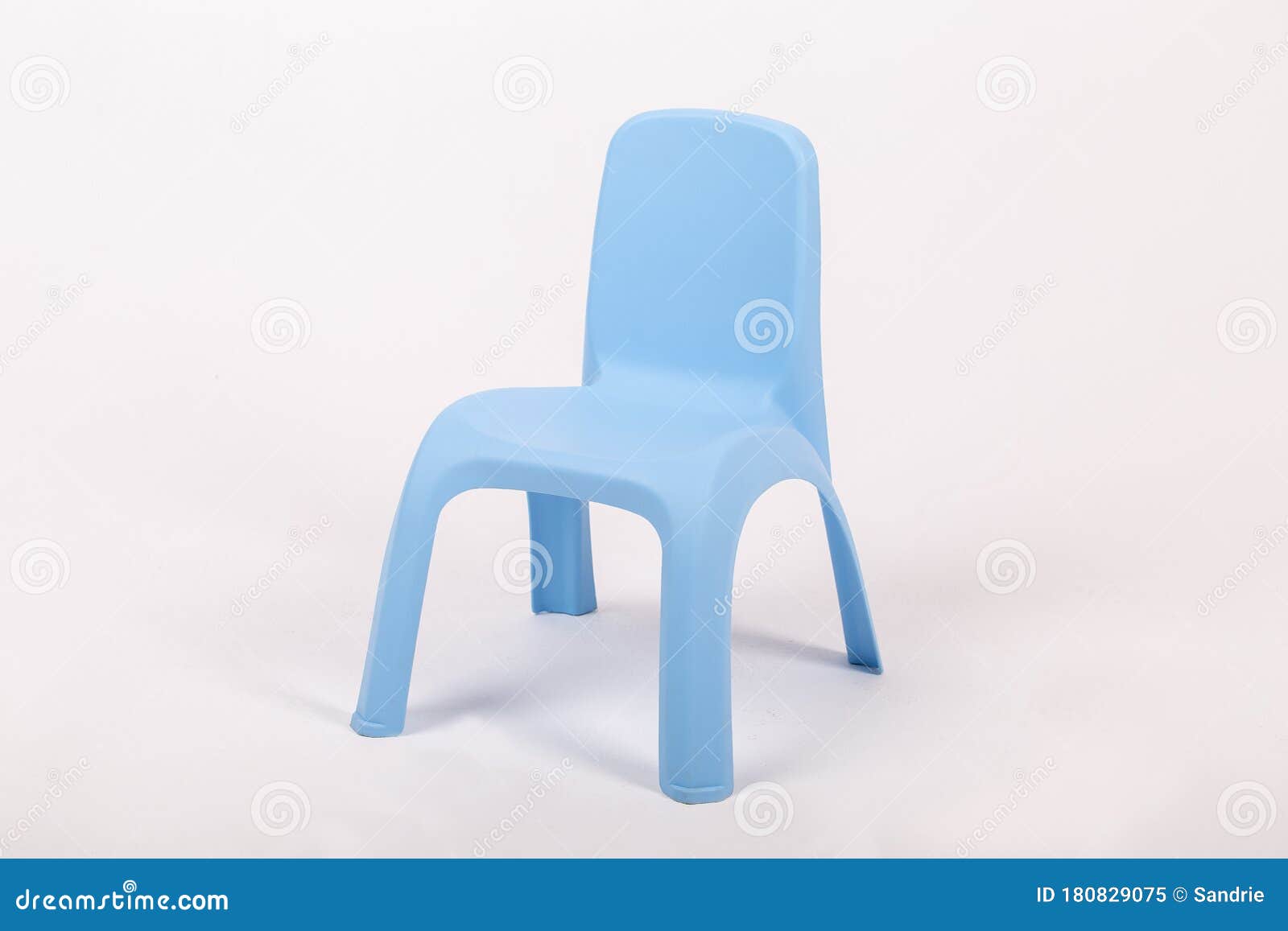 small plastic childrens chairs