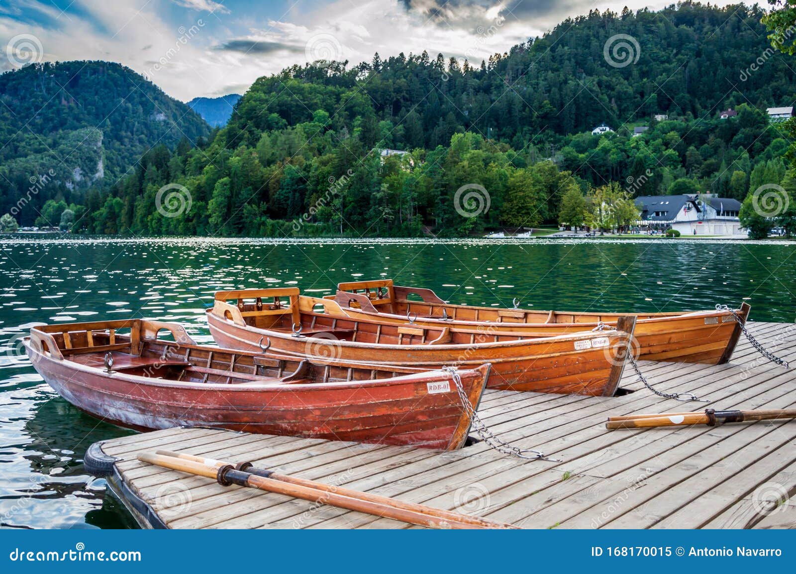 small boats waiting for a ride