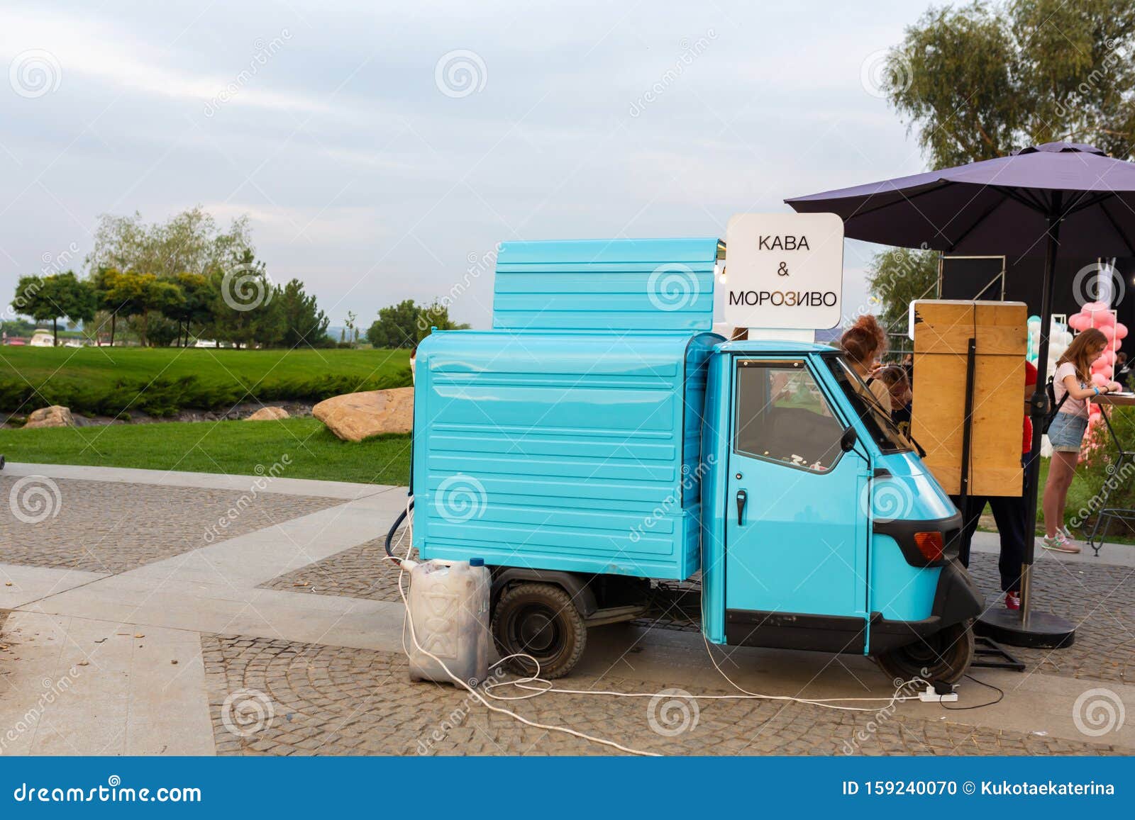 https://thumbs.dreamstime.com/z/small-car-which-sell-coffee-coffee-machine-installed-car-street-mobile-coffee-shop-small-car-159240070.jpg