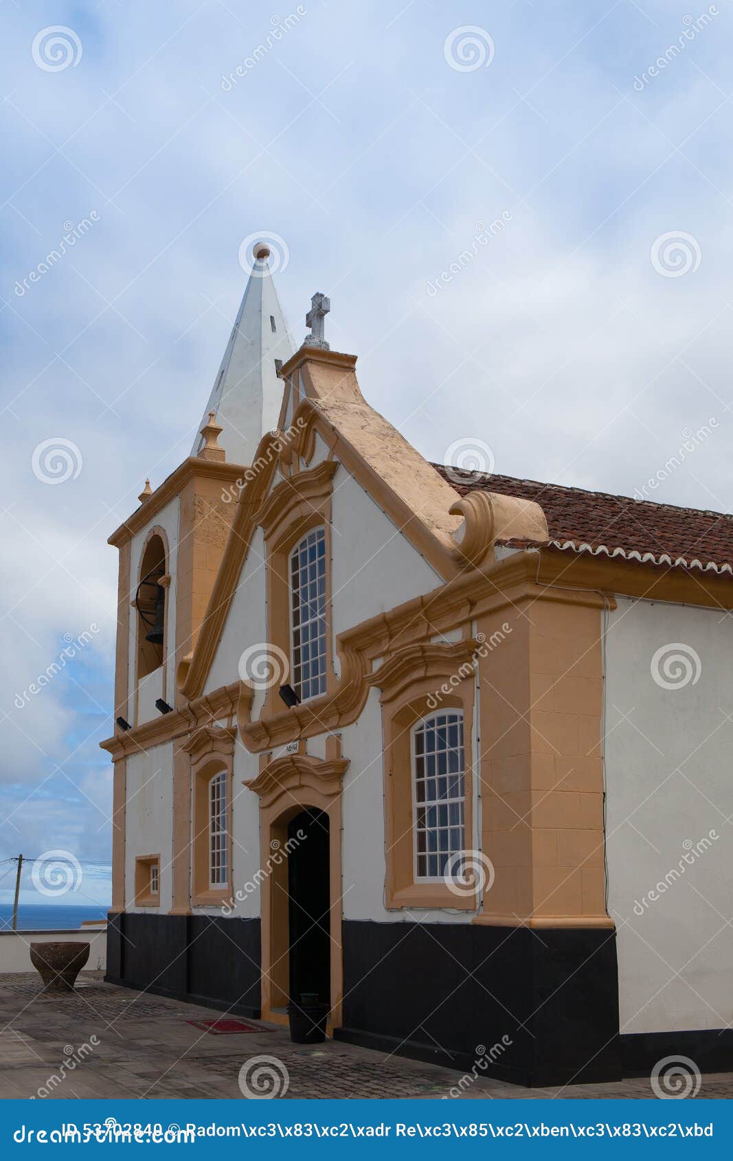 small church named imperio in terceira