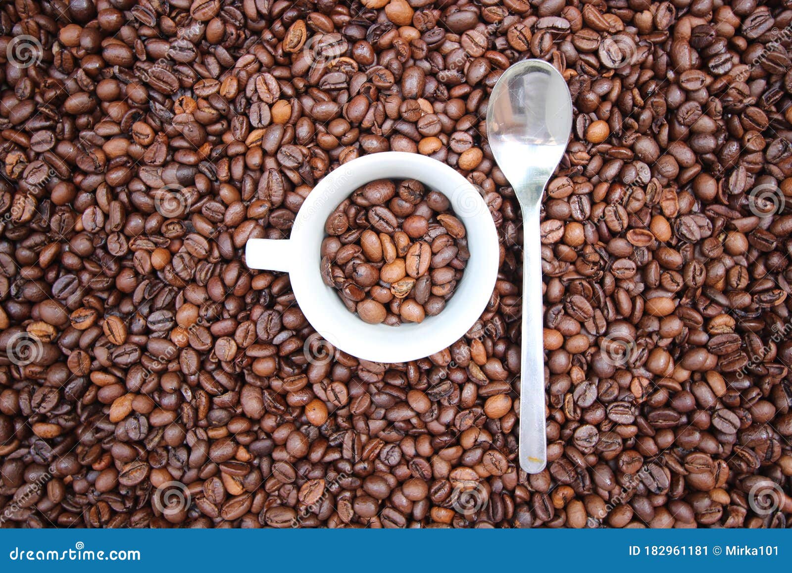 background with many coffee beans.