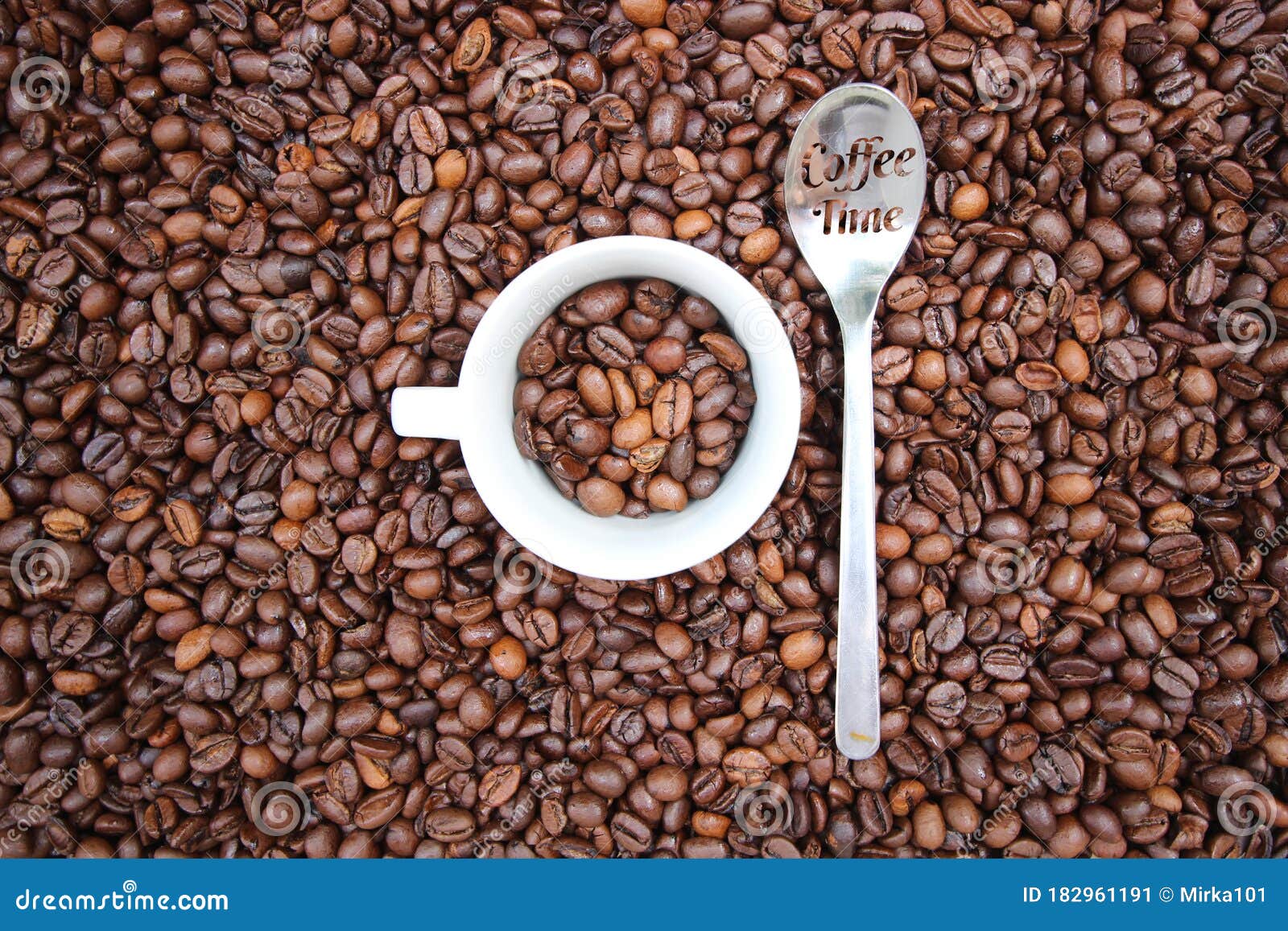 background with many coffee beans.