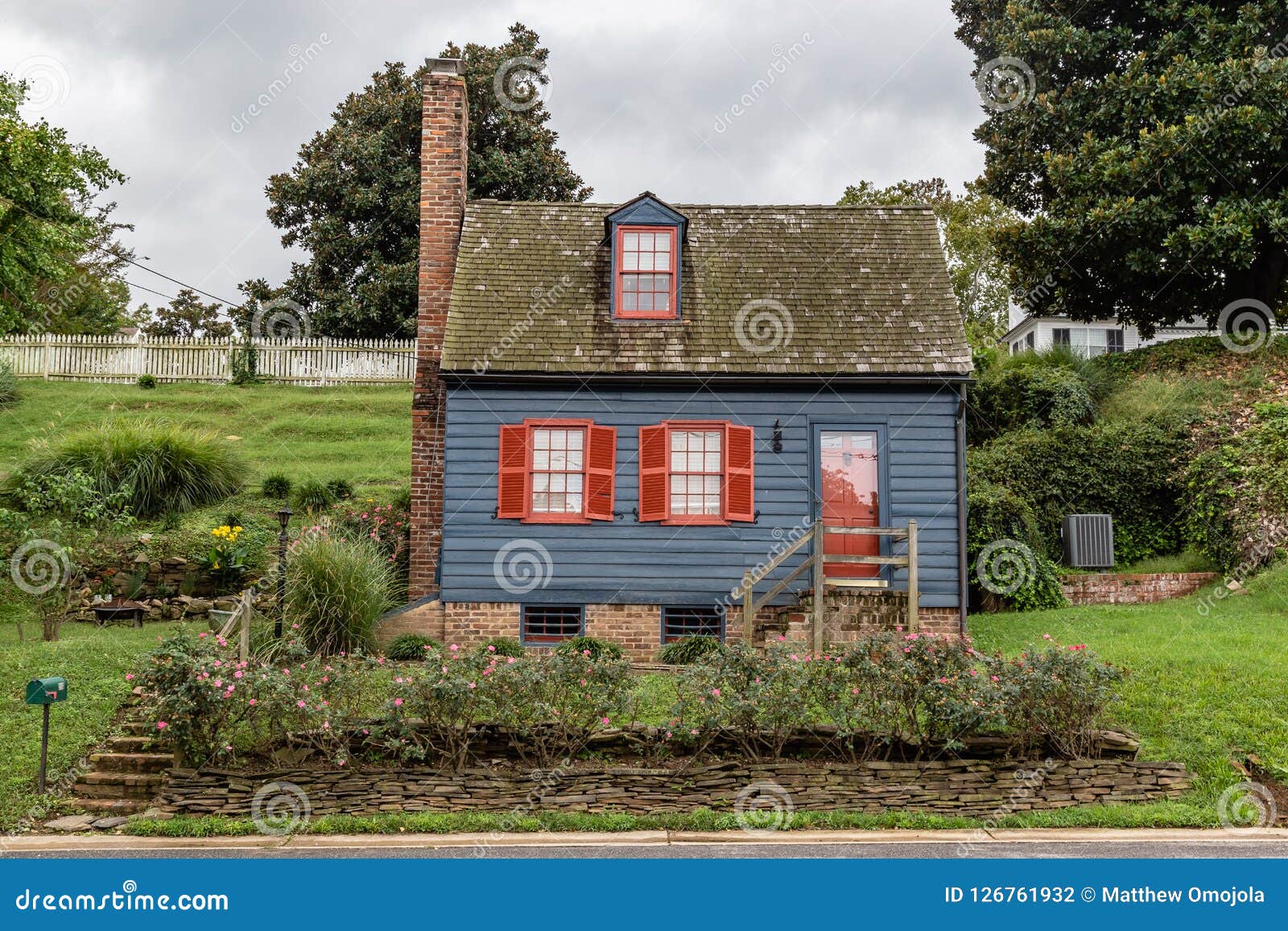 180,182 Beautiful Small House Stock Photos - Free & Royalty-Free ...