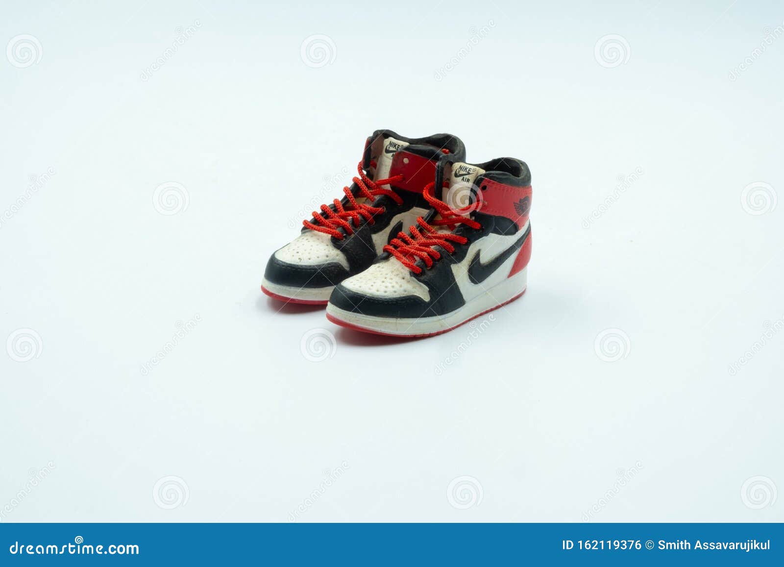 do jordan 1 come up small