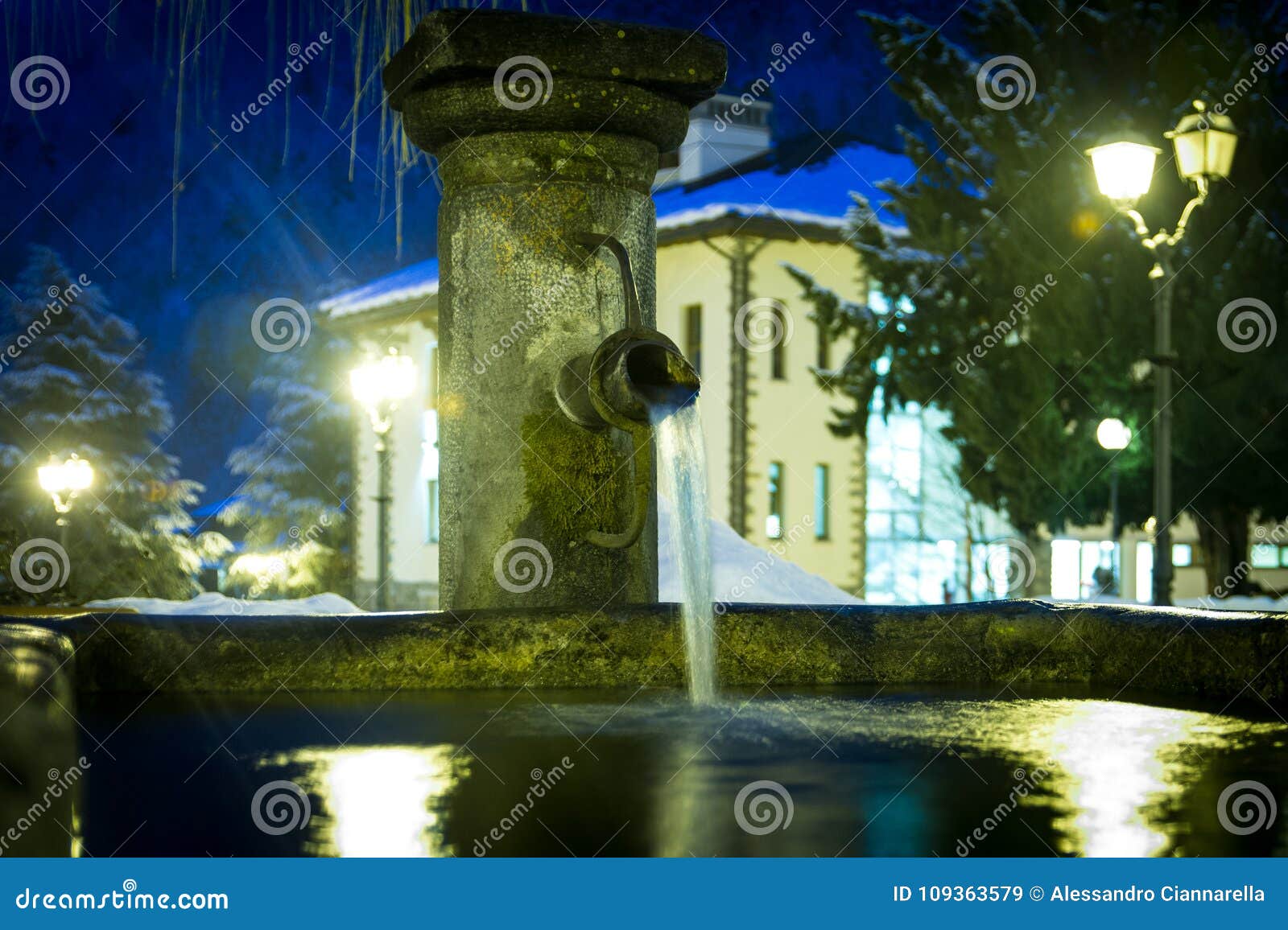small fountain in the center of prÃÂ©-saint-didier