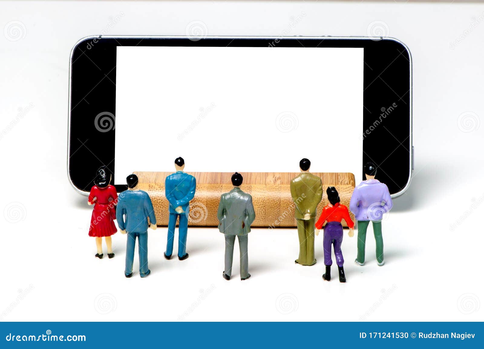 small people figures