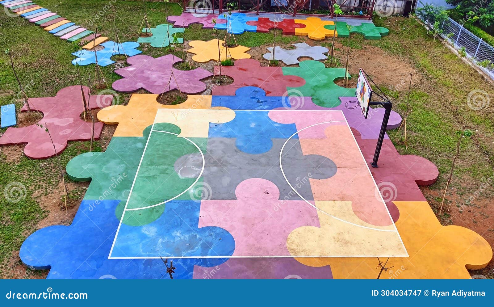 A Small Public Facility on the Riverbank in the Form of a Court for A Small Public Facility on the Riverbank in the Form of a Court for