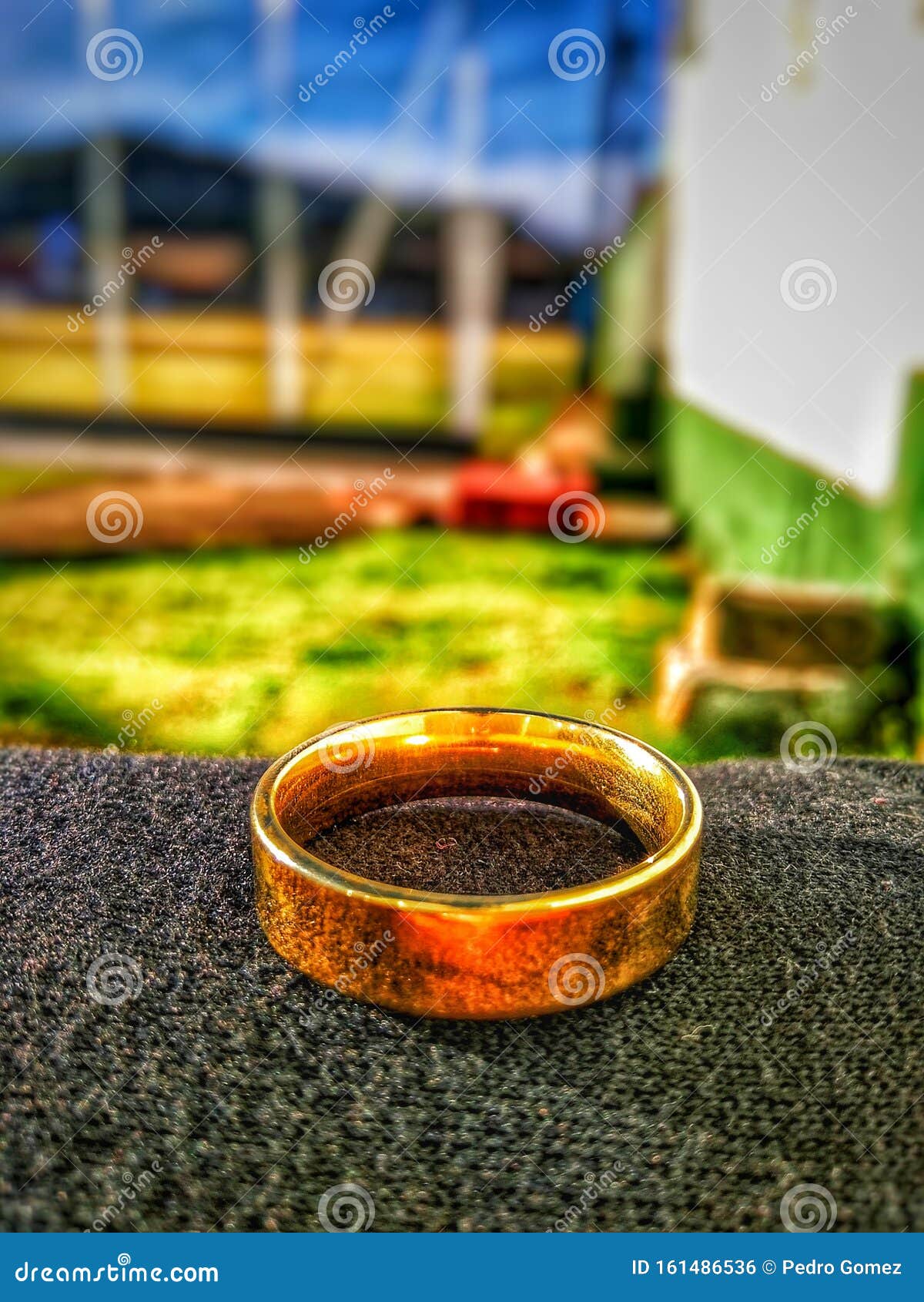 Small Ringshaped Cake RoyaltyFree Stock Image