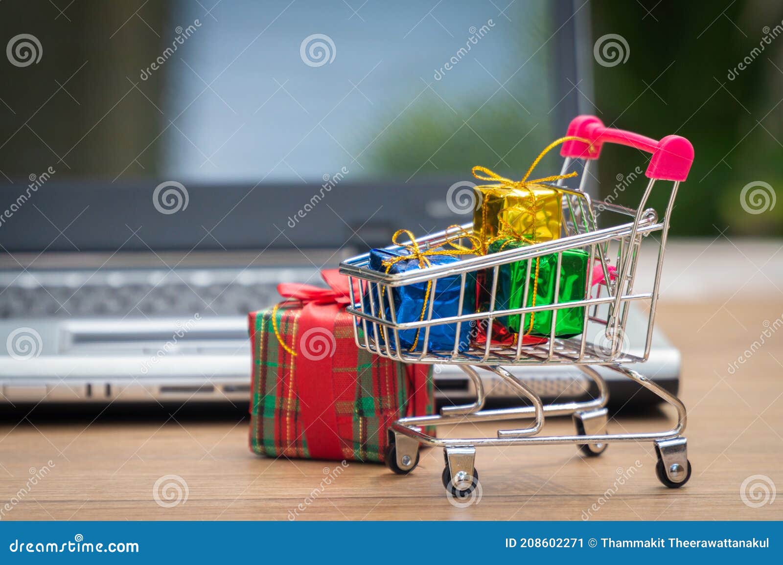shopping online deas about e-commerce is a transaction of buying or selling