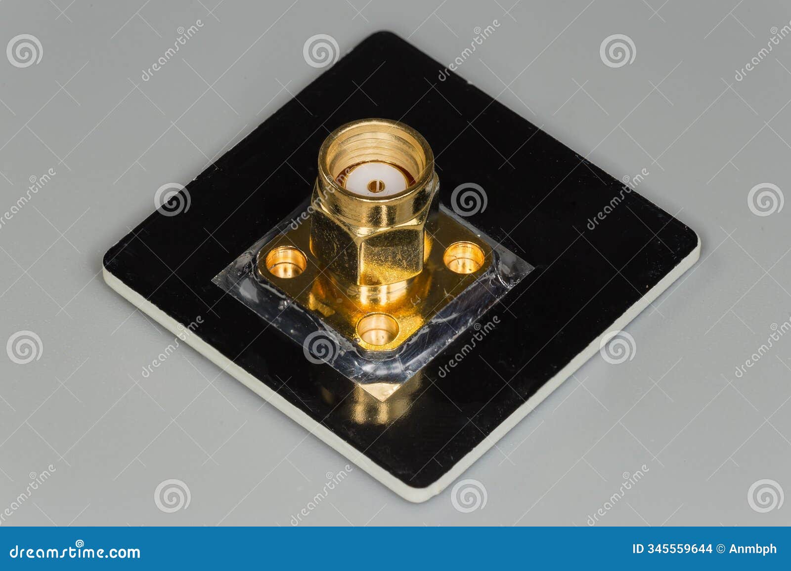 small-sized square antenna of high-frequency mobile electronic unit