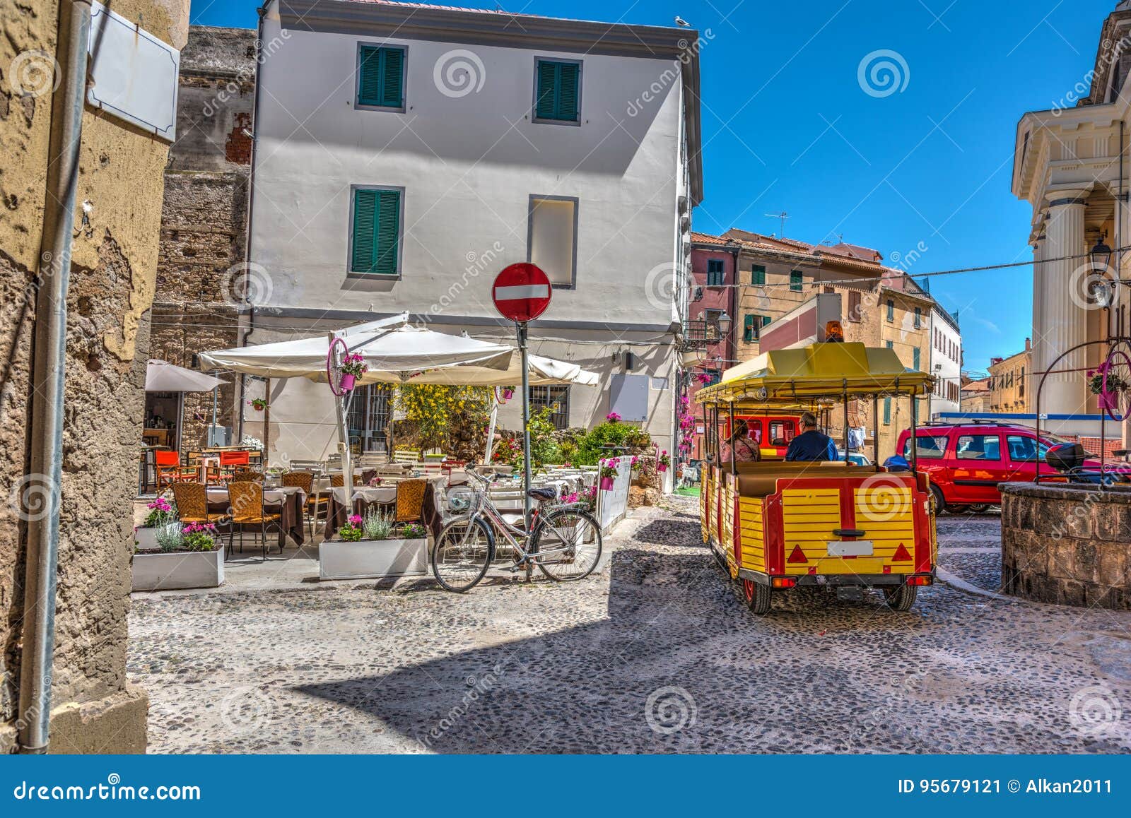 small square in alghero old town