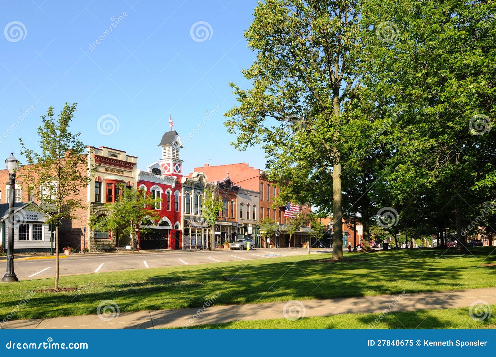 Smalltown America editorial image. Image of house, engine 27840675
