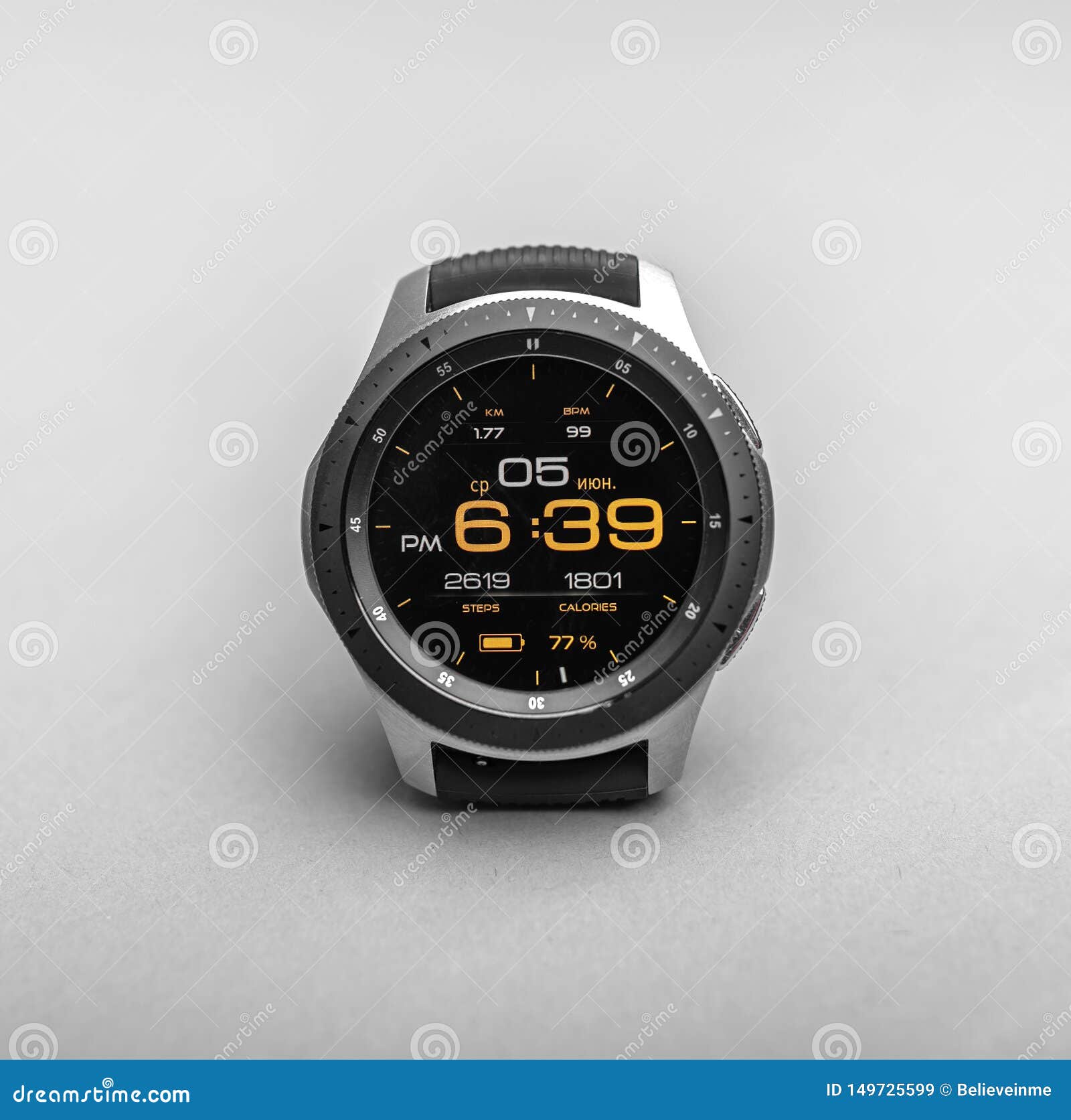 Samsung Galaxy Watch được thiết kế để mang lại trải nghiệm đích thực của một chiếc đồng hồ thông minh kết nối. Với các tính năng như đo nhịp tim, theo dõi giấc ngủ và hôn mê thông minh, smartwatch giúp giảm căng thẳng và nâng cao sức khỏe.