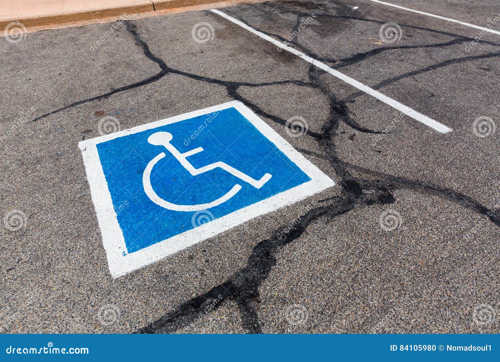 Resultado de imagem para SIMBOLO deficiente estacionamento