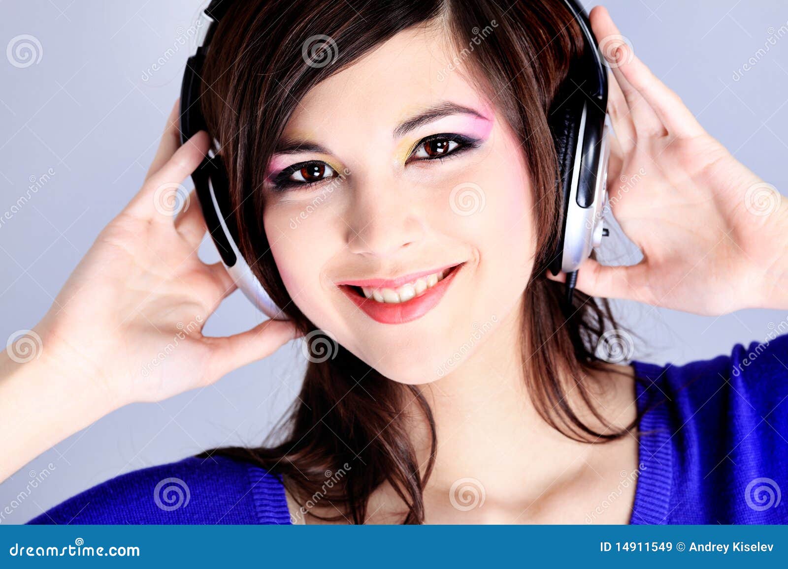 Smiley singer stock image. Image of smile, face, headphones 14911549