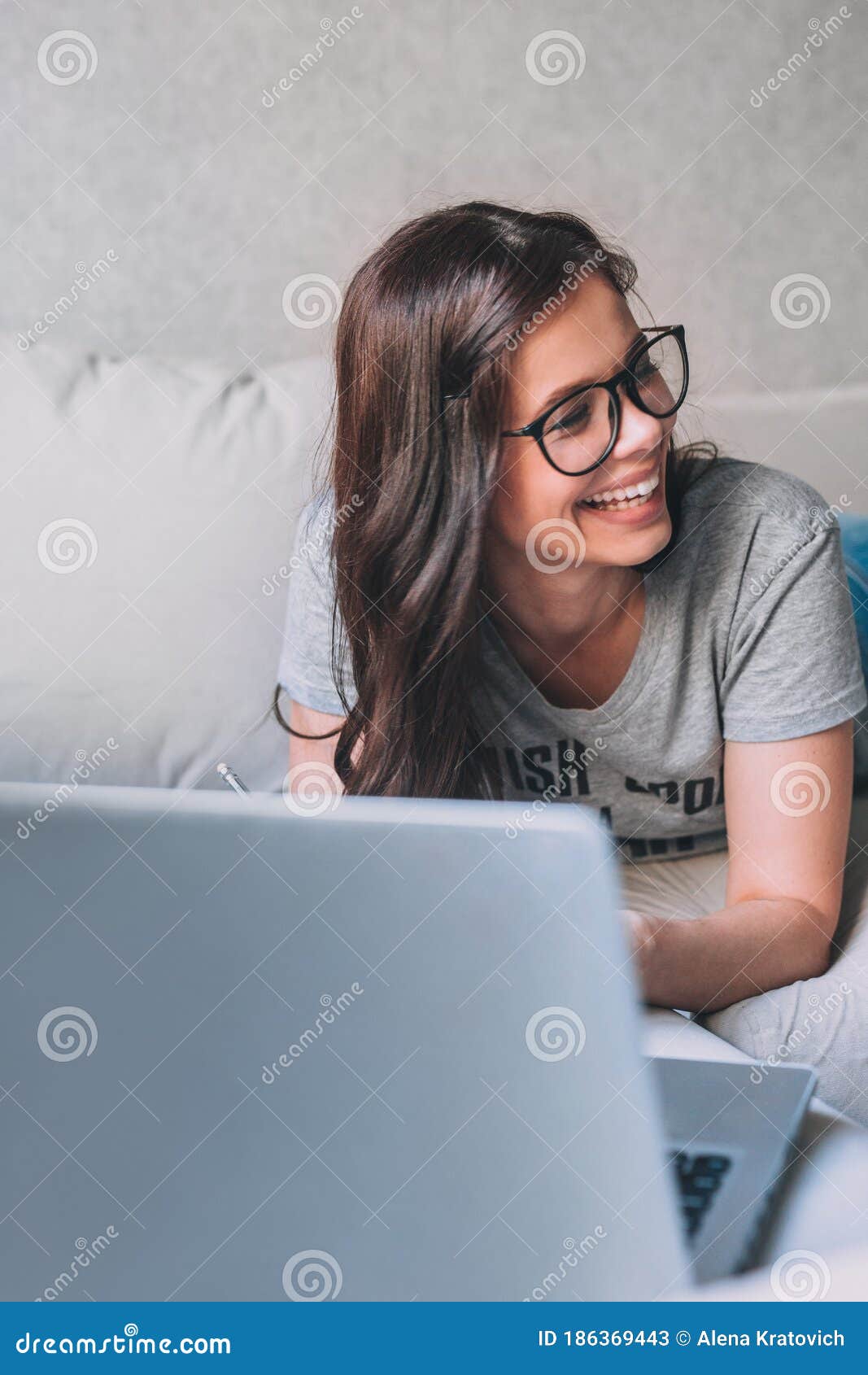 skype online girl skype online girl