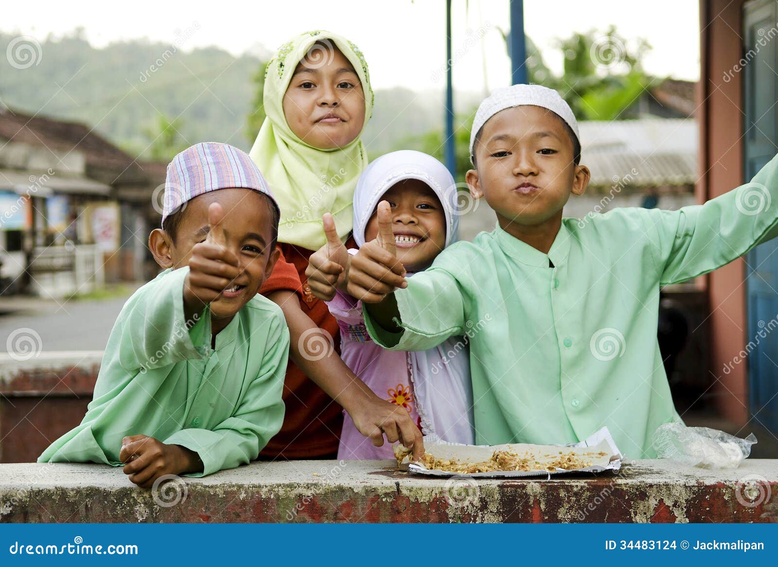 Smiling Muslim Children In Bali Indonesia Editorial Stock ...
