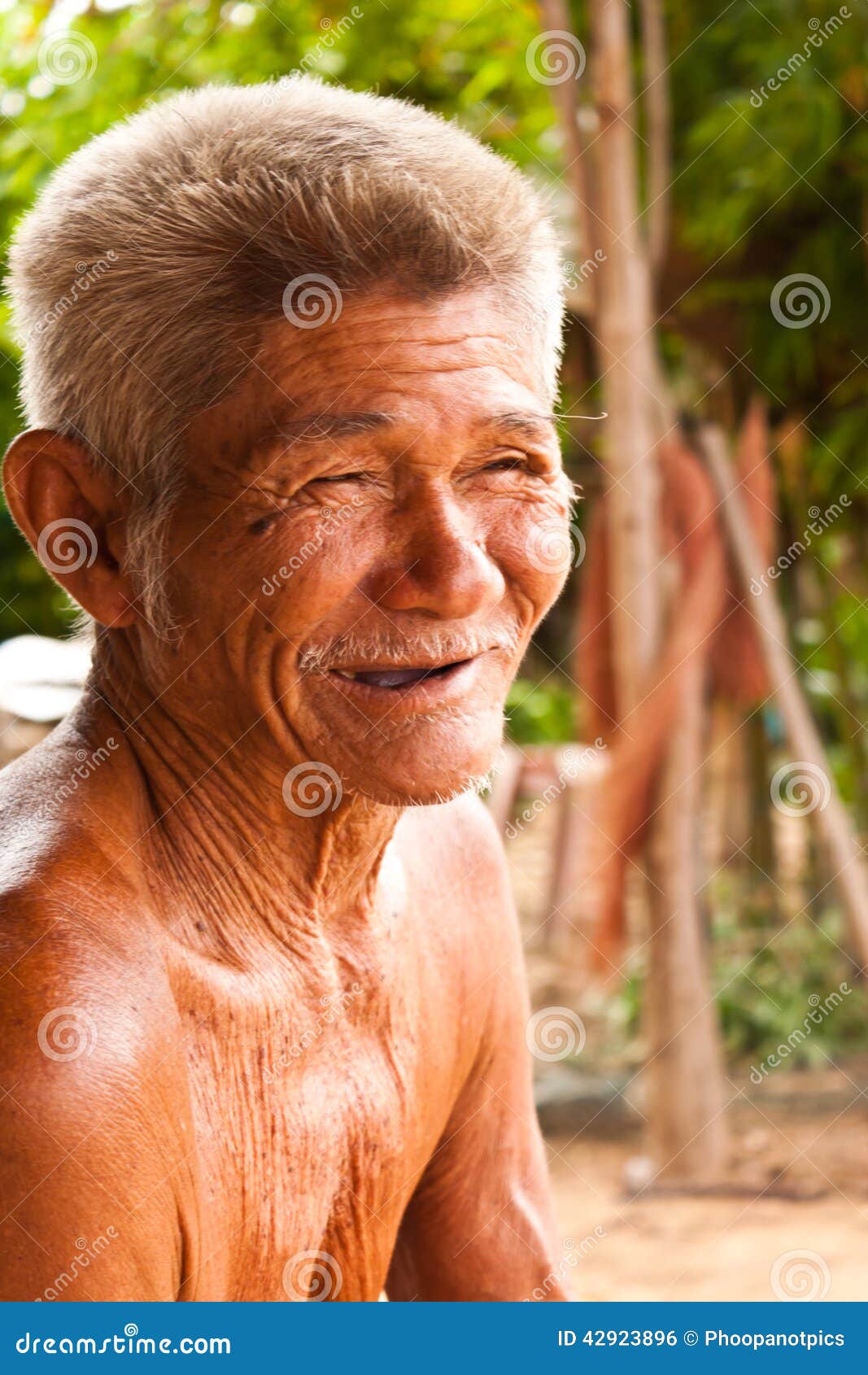 Thai Naked Old Man