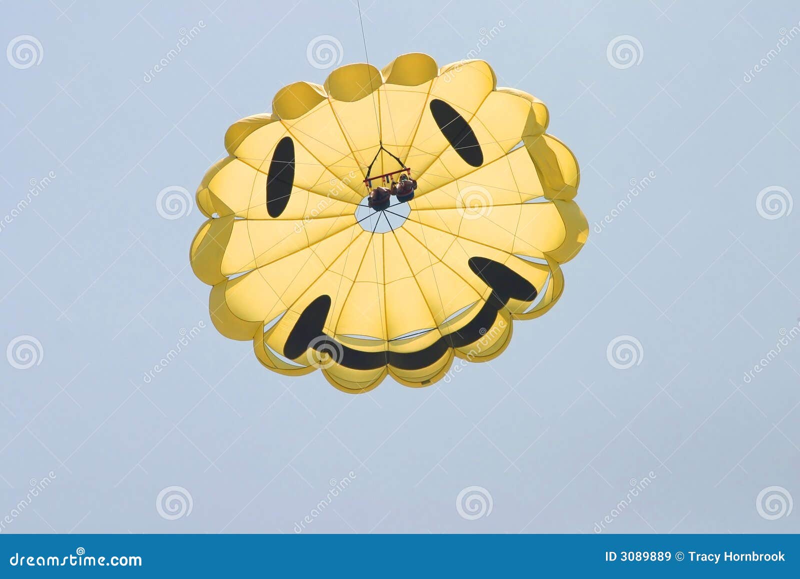 smiling parasail
