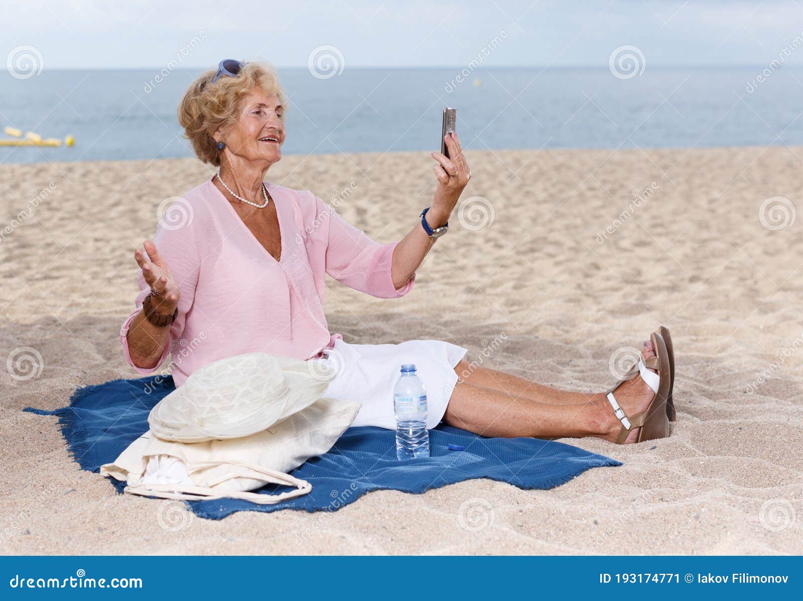 older mature woman beach selfie nude gallery pic