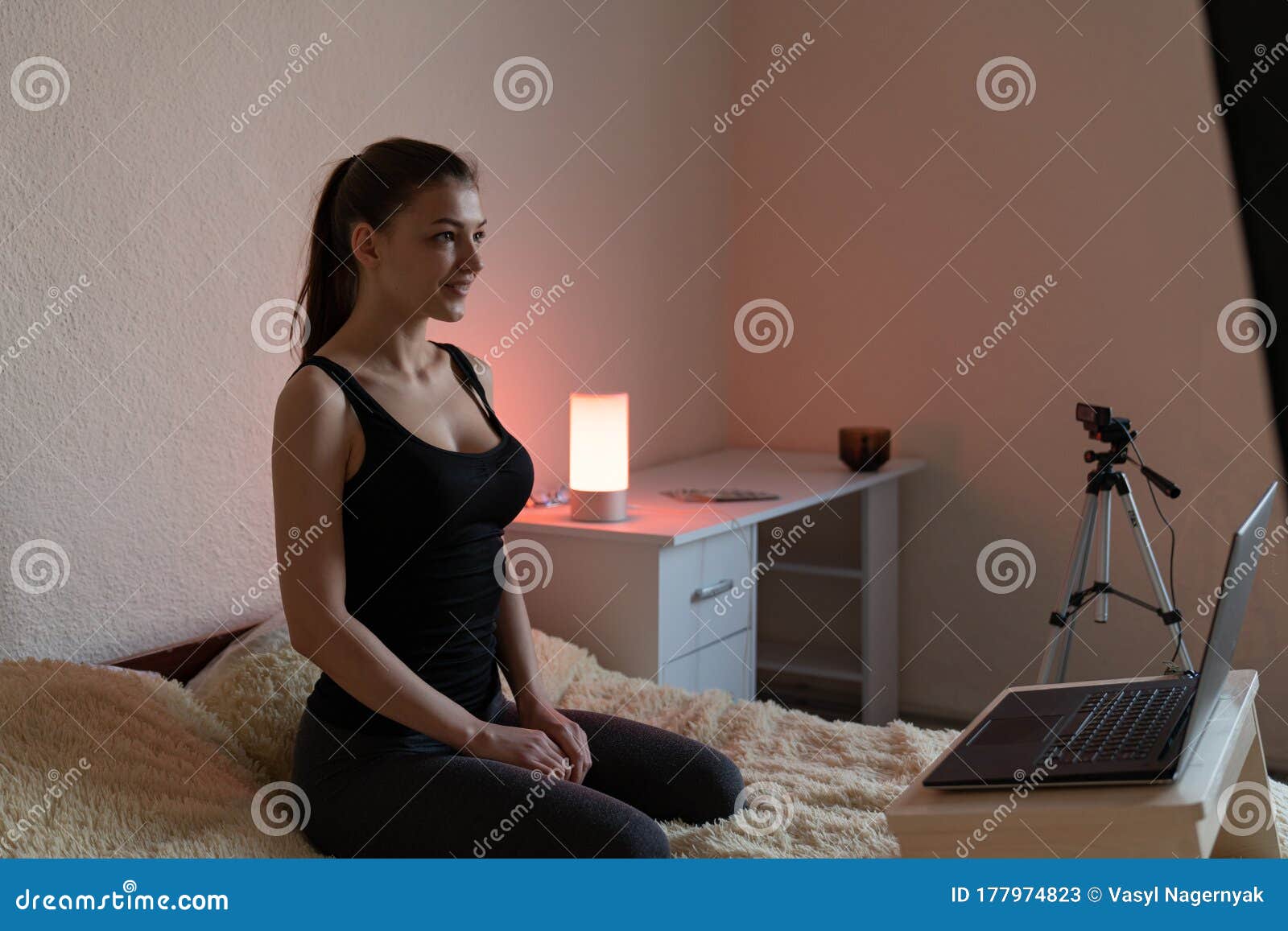 tre Stien efterskrift Smiling Teen Girl Speaking by Video Call Distance Job Interview Looking at  Camera Talking To Webcam, Female Vlogger Stock Image - Image of home,  business: 177974823