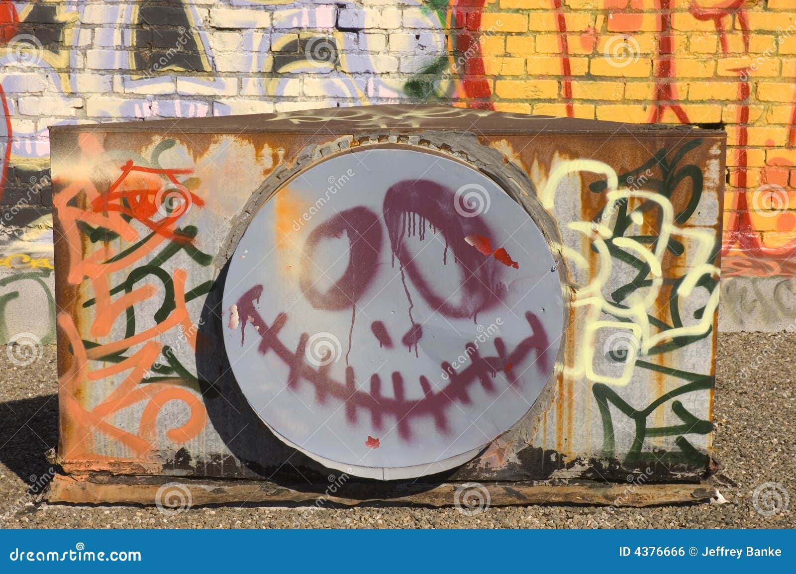 smily face graffitti