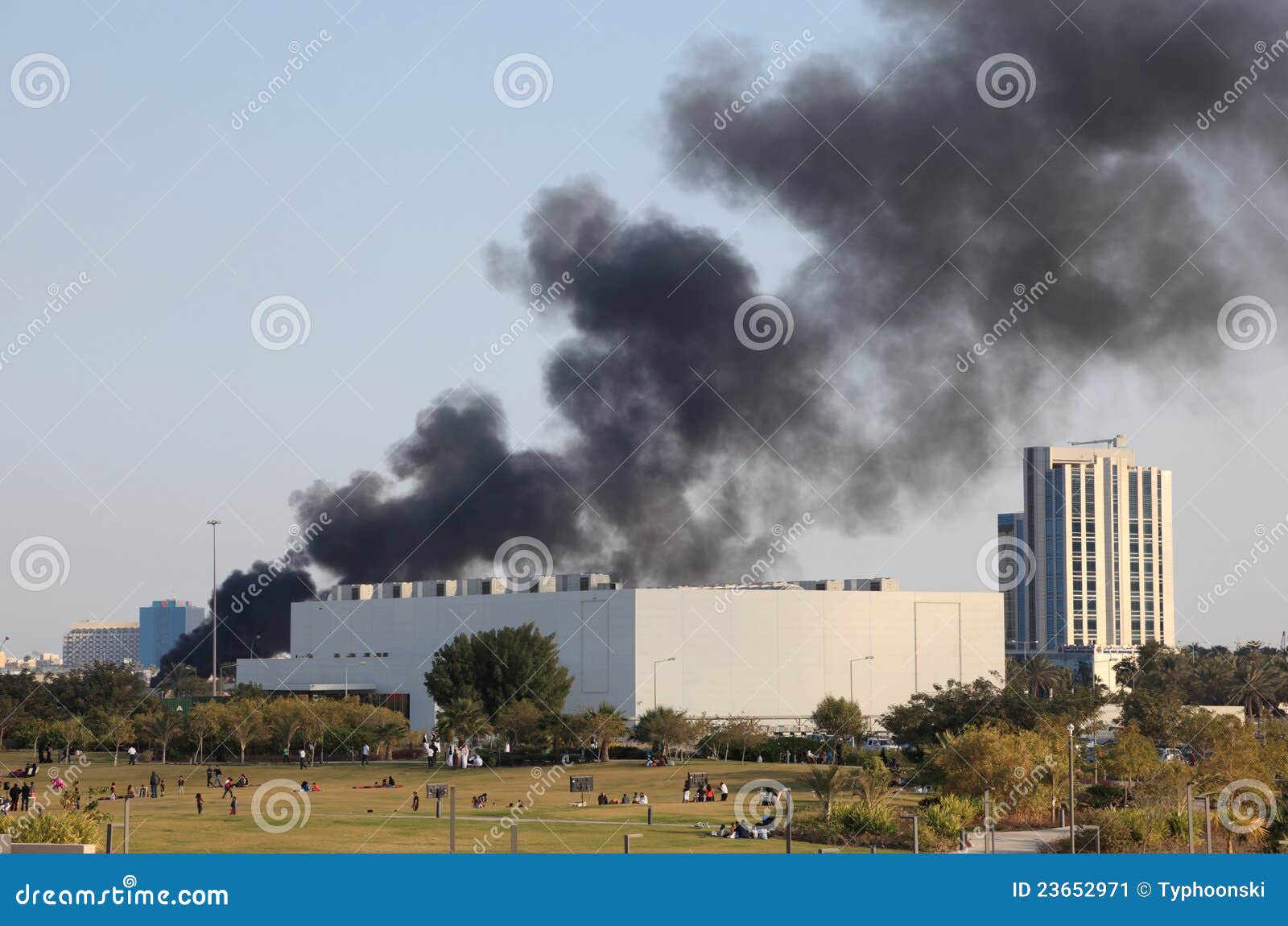 Smoke over Doha, Qatar editorial photo. Image of burning 23652971
