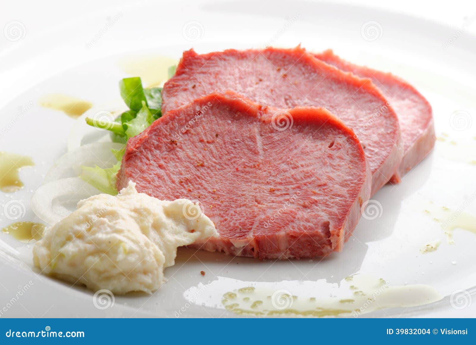 https://thumbs.dreamstime.com/z/smoked-beef-tongue-horseradish-salad-39832004.jpg