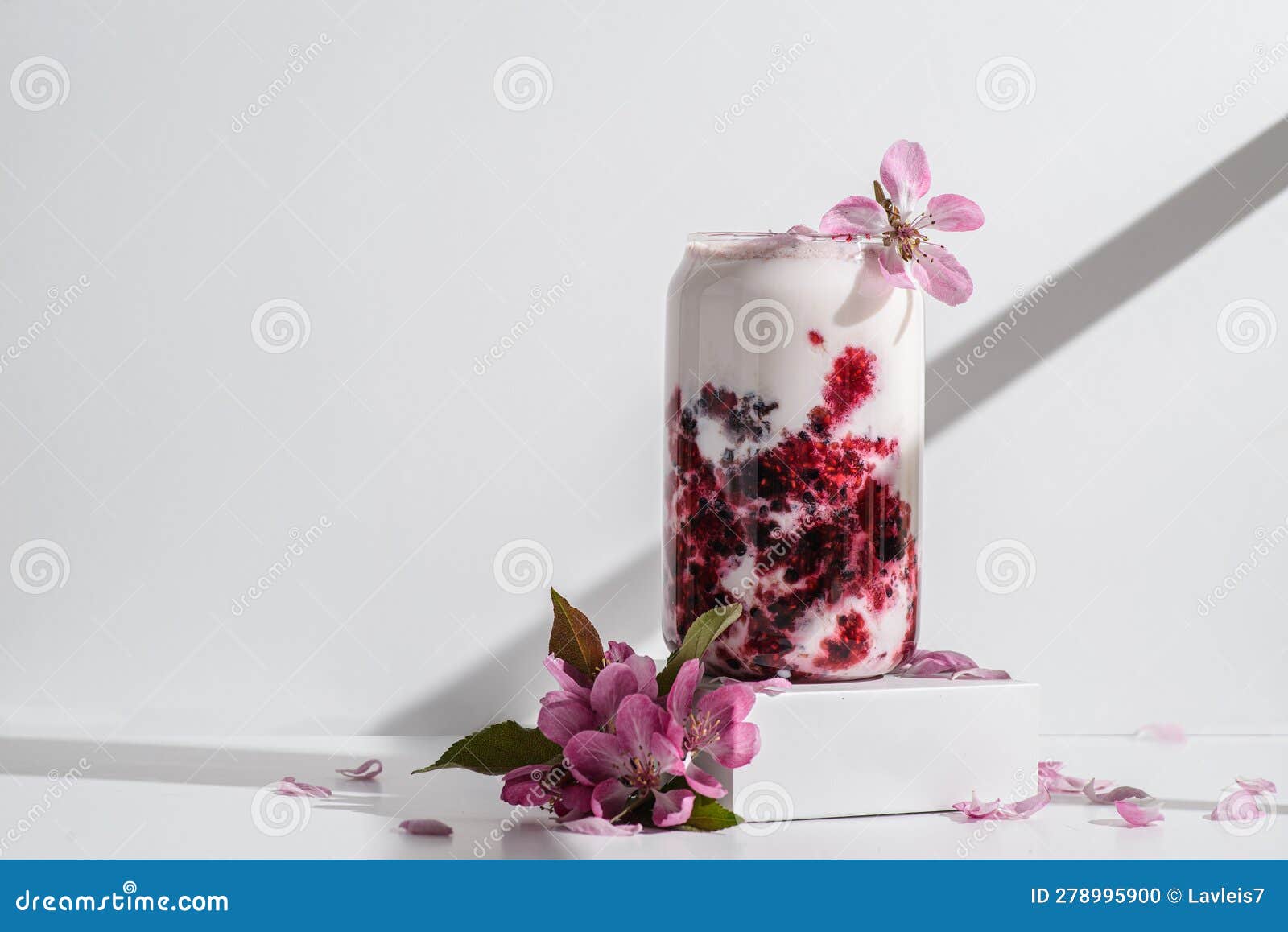 smoothies with milk and berries