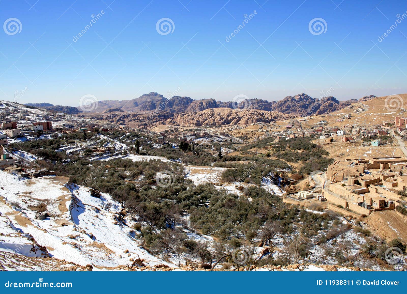Sneeuw Landschap Bij Petra, Jordanië Stock Afbeelding - Image of sneeuw,  historisch: 11938311
