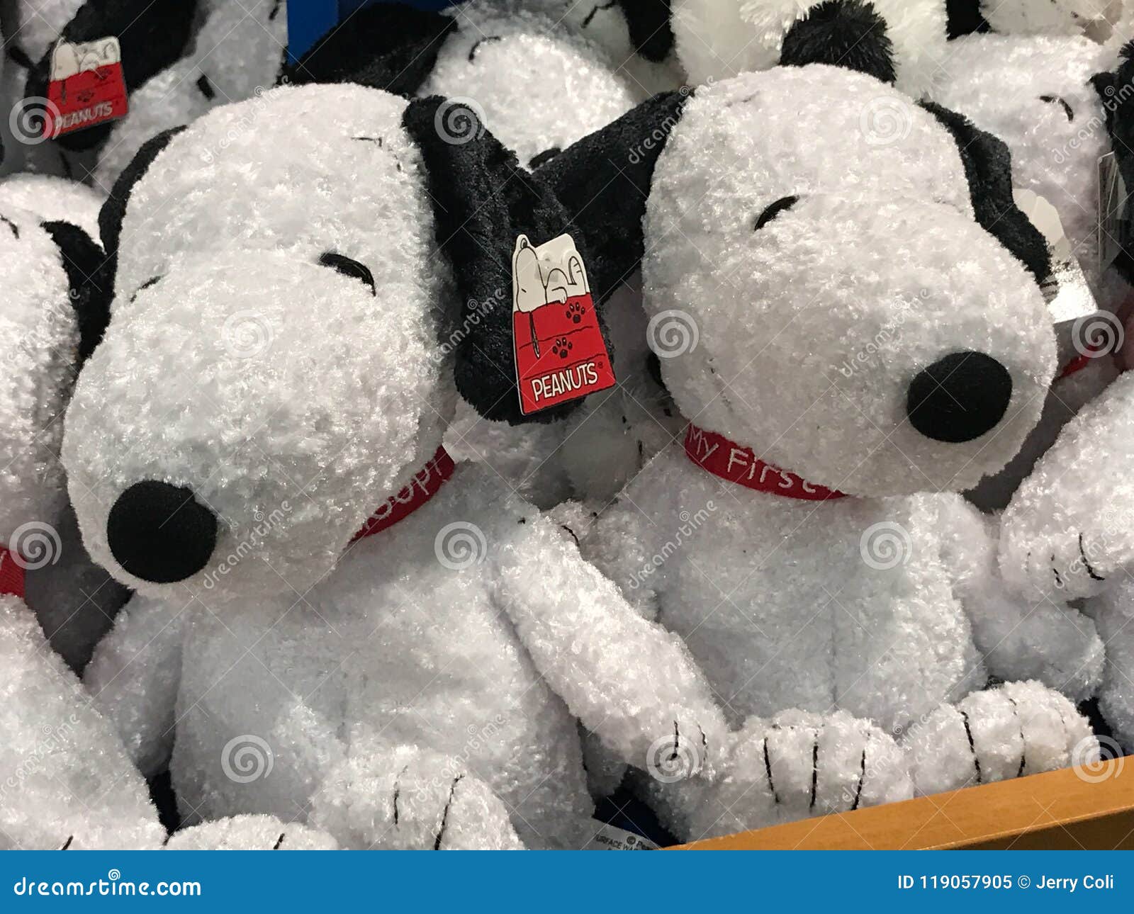 Snoopy Stuffed Animals in the Camp Store at Carowinds in Charlotte, NC Editorial Image - Image of candy, gifts: 119057905 Snoopy Stuffed Animals in the Camp Store at Carowinds in Charlotte, NC Editorial Image - Image of candy, gifts: 119057905