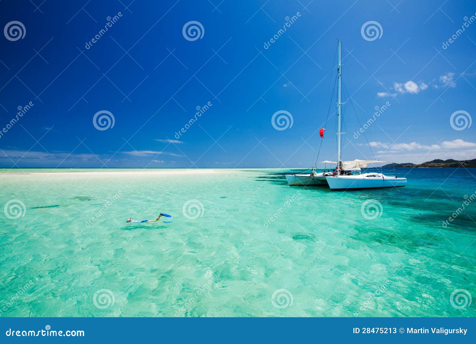  In Shallow Water Off The Catamaran Stock Photos - Image: 28475213