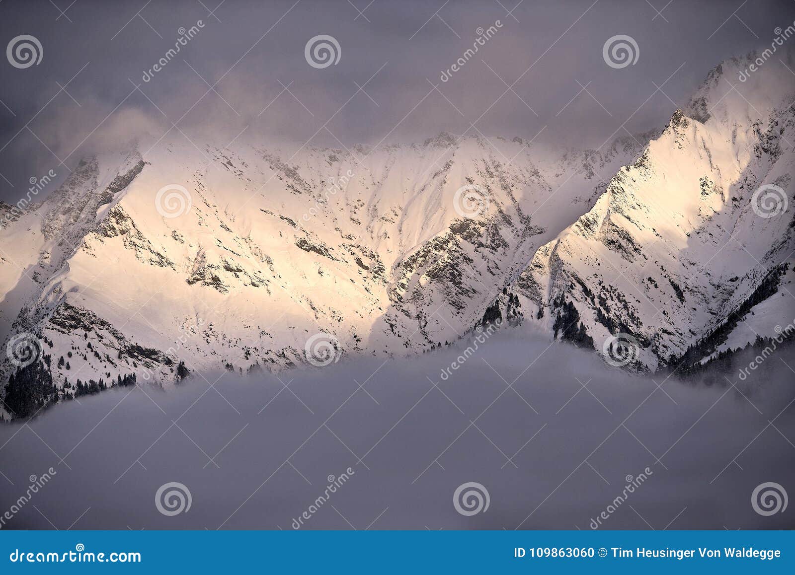 snow-covered mountain peaks in graubÃÂ¼nden, swiss alps