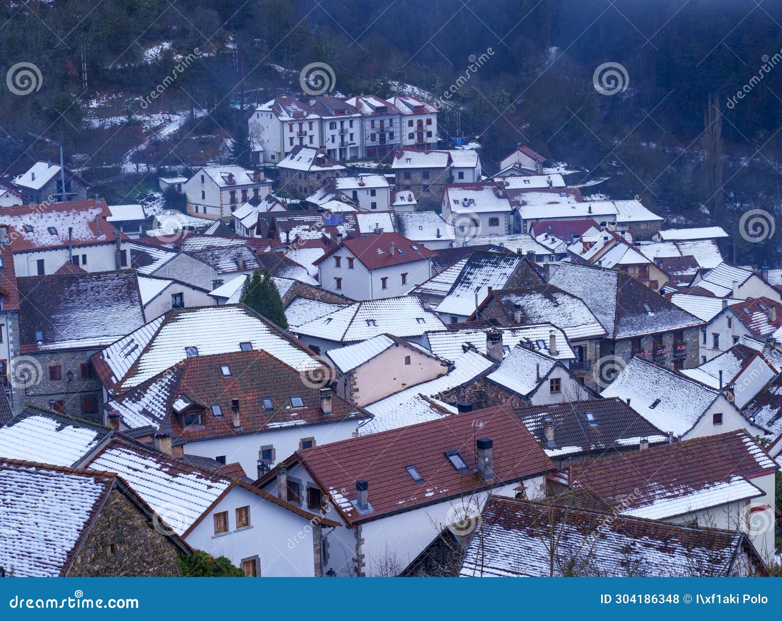 snow in isaba.