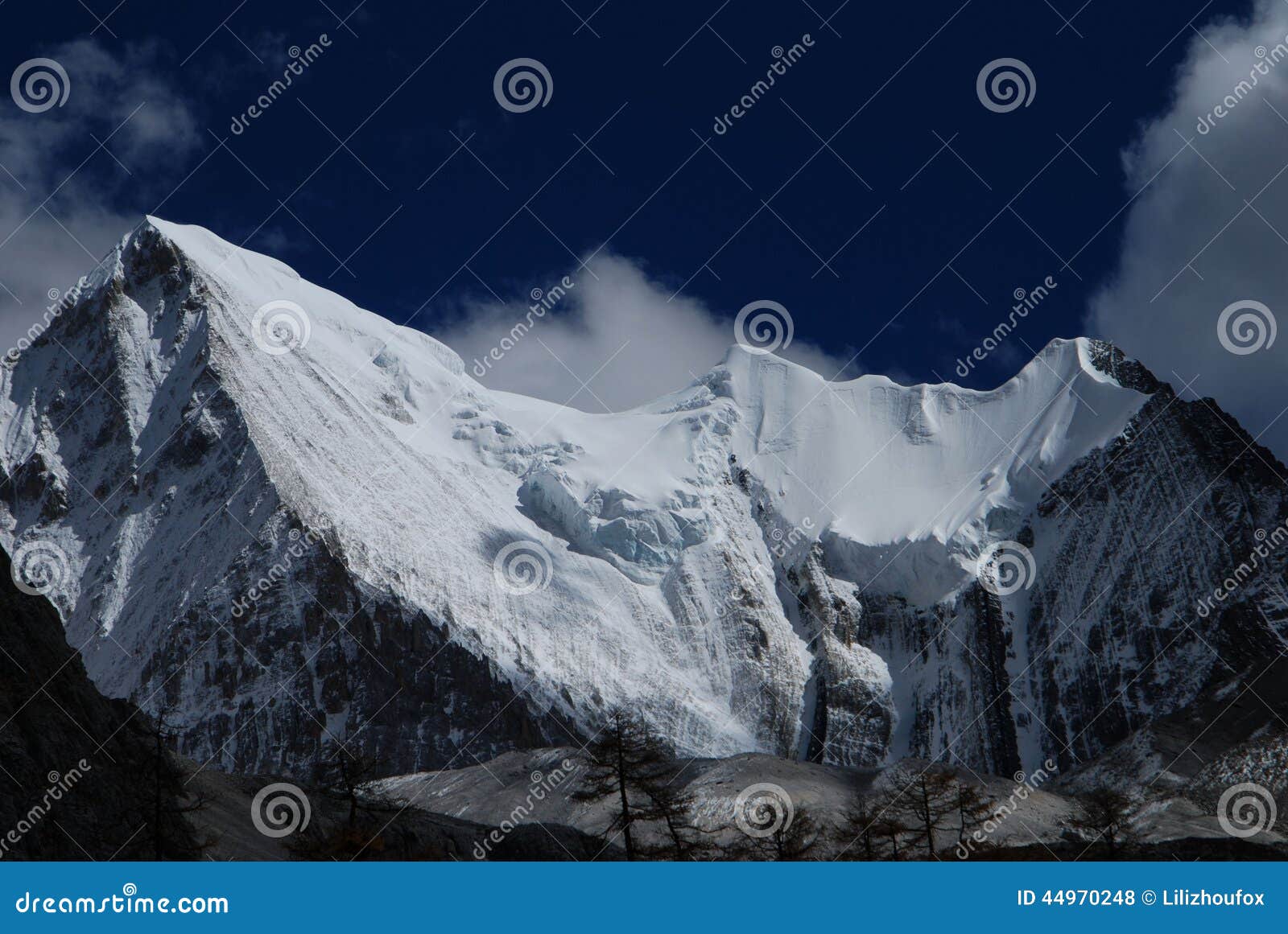 the snow mountain of konka risumgongba