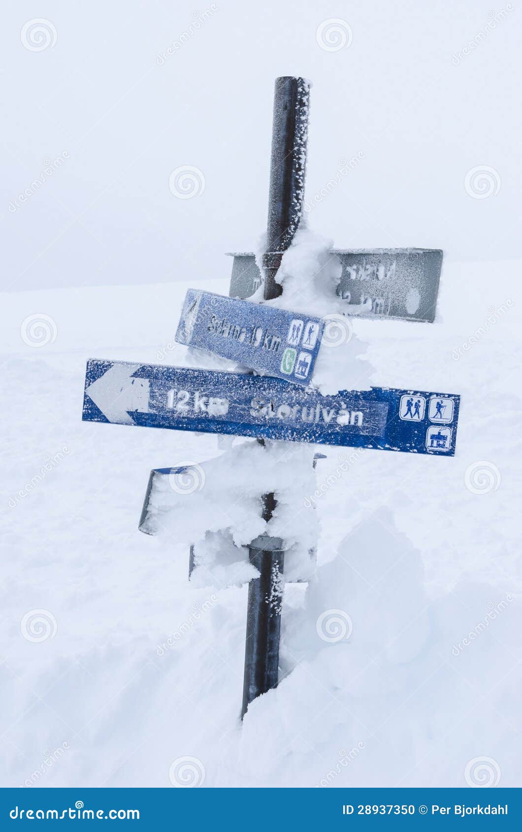 Snowcovered route sign stock photo. Image of nordic, fell - 28937350