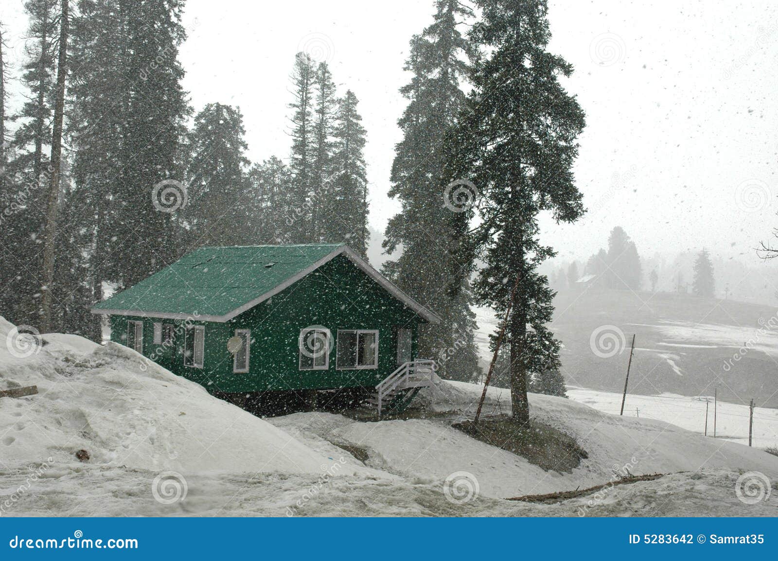 snowfalls at kashmir