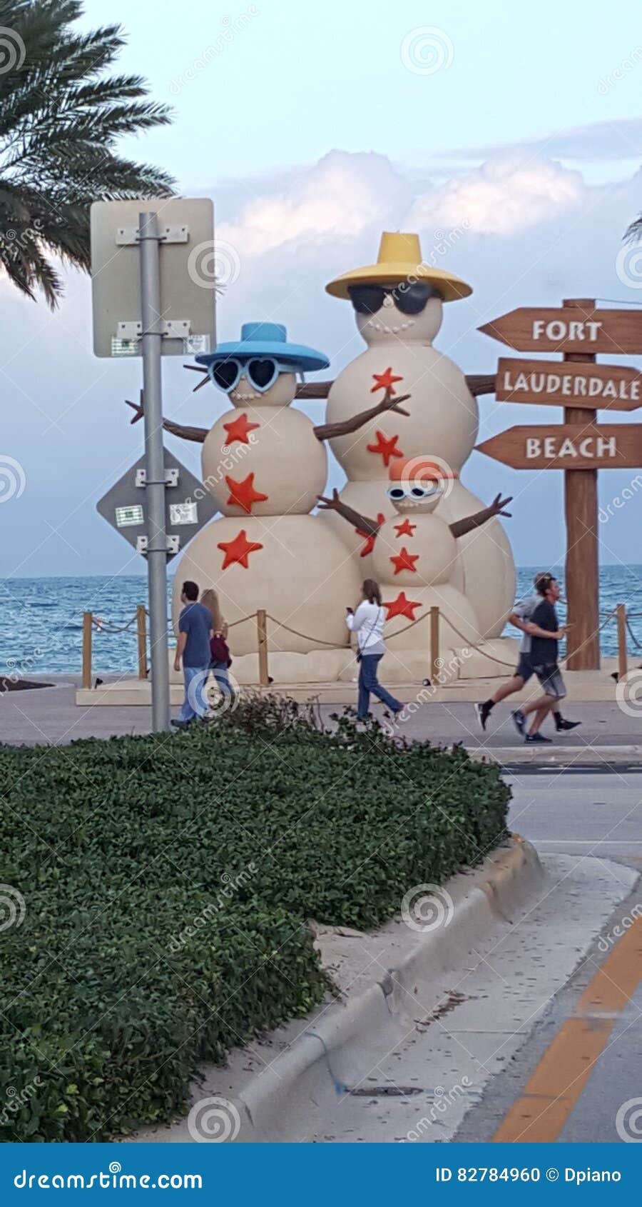 Snowpeople of Ft. Lauderdale Editorial Image Image of snowpeople