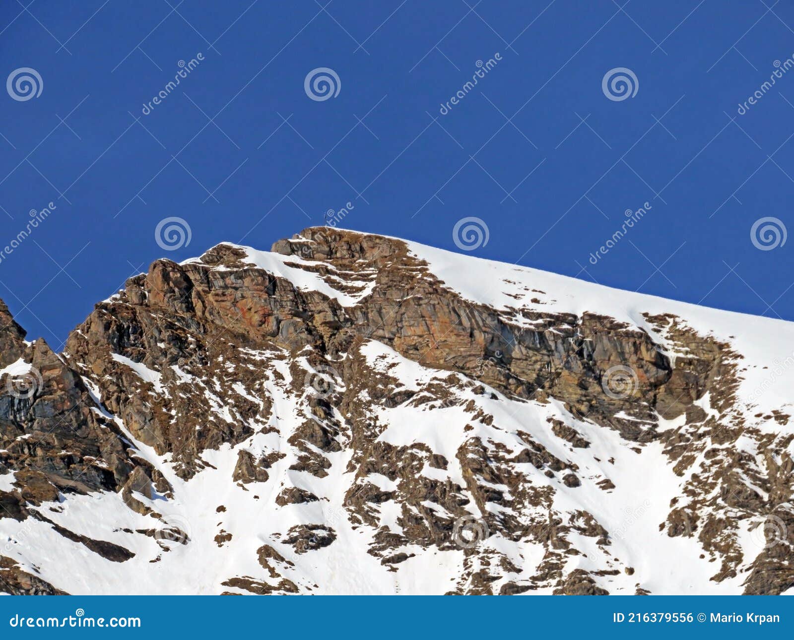 snowy alpine mountain peak la pare located in a mountain massif of the bernese alps alpes bernoises, les diablerets - suisse