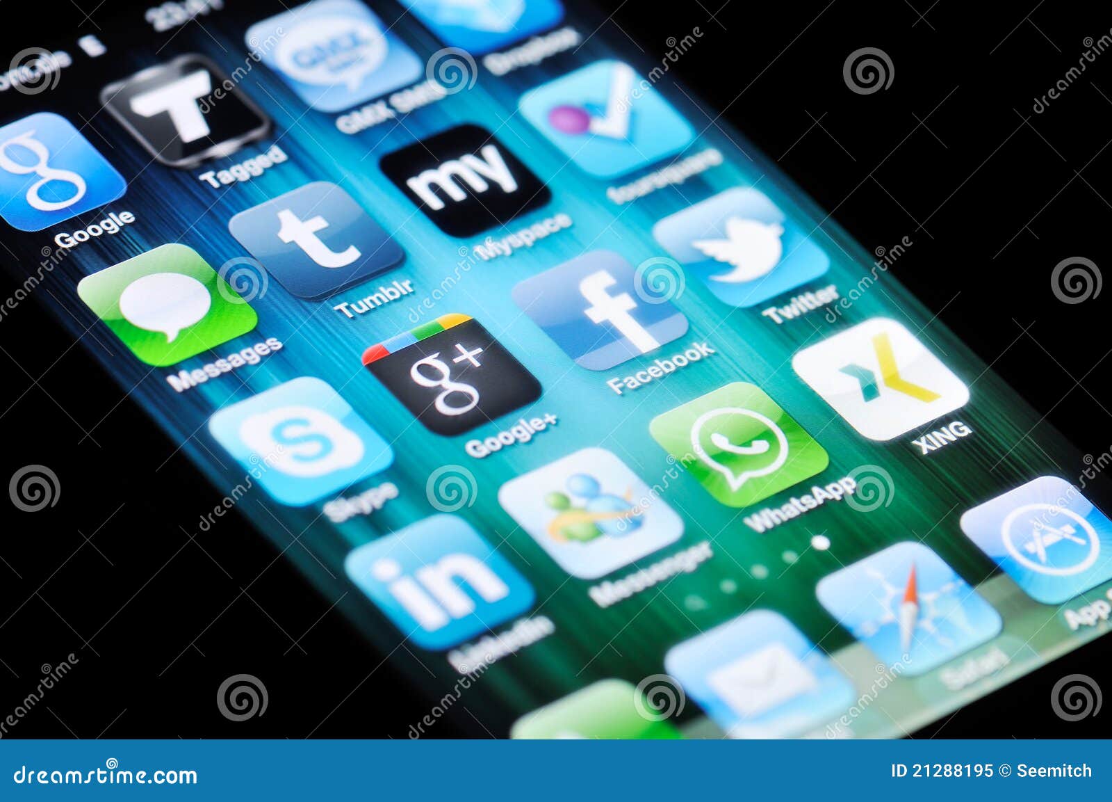 Icon of WhatsApp and other social media communication apps on a Samsung Galaxy smartphone's touchscreen Stock Photo - Alamy