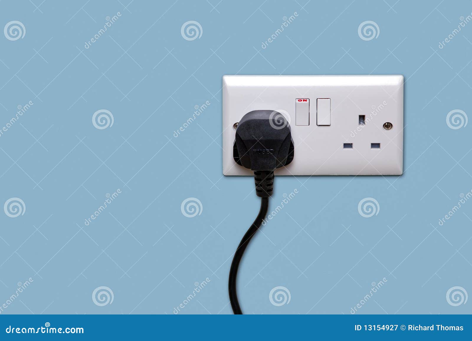 Interruptor Doble Instalado En Una Pared De Baldosas Brillante Foto de  archivo - Imagen de doble, eléctrico: 265710414