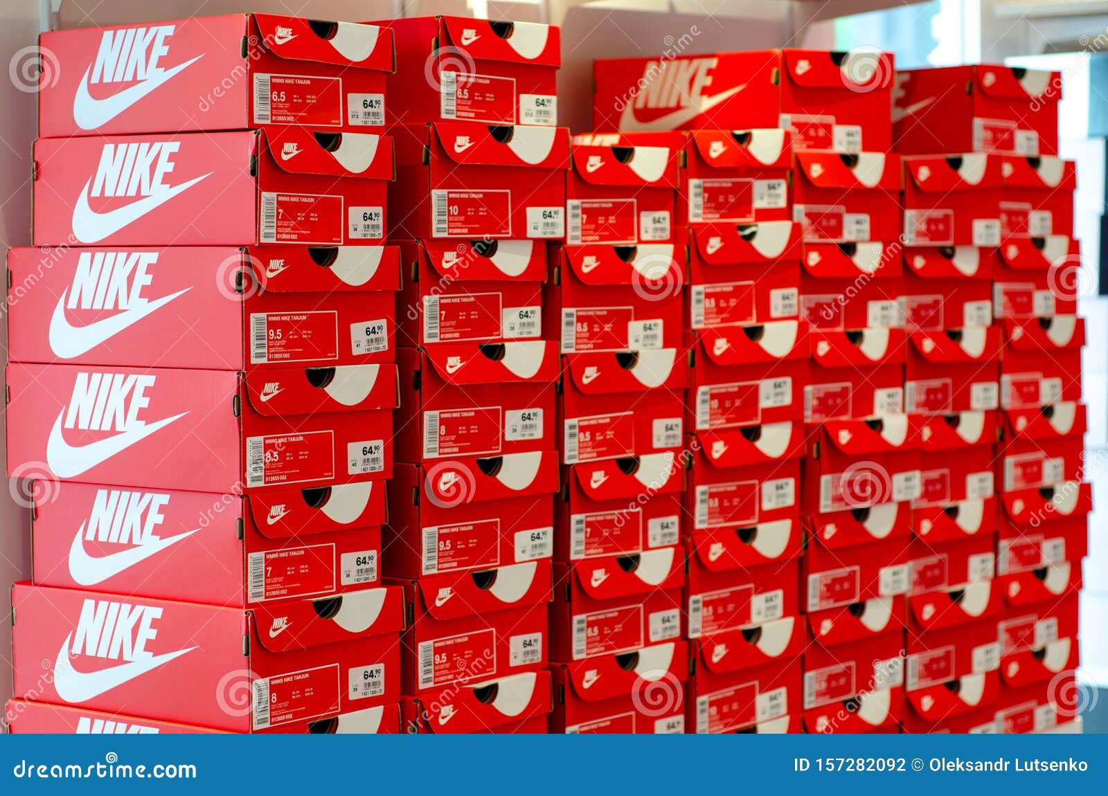 nike stock shoes