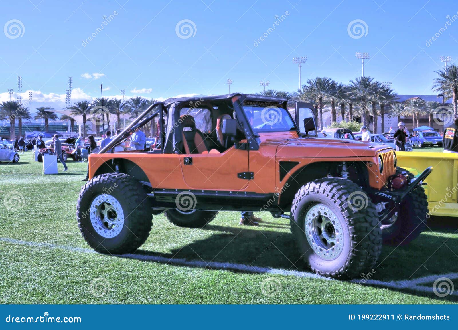 Softop Jeep Wrangler with Extreme Suspension Lift Editorial Photo - Image  of extreme, modern: 199222911