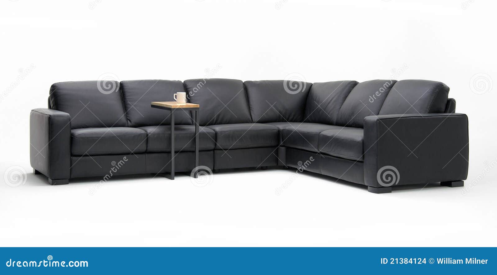 Sofá seccional de cuero foto de archivo. Imagen de cuero 21384124