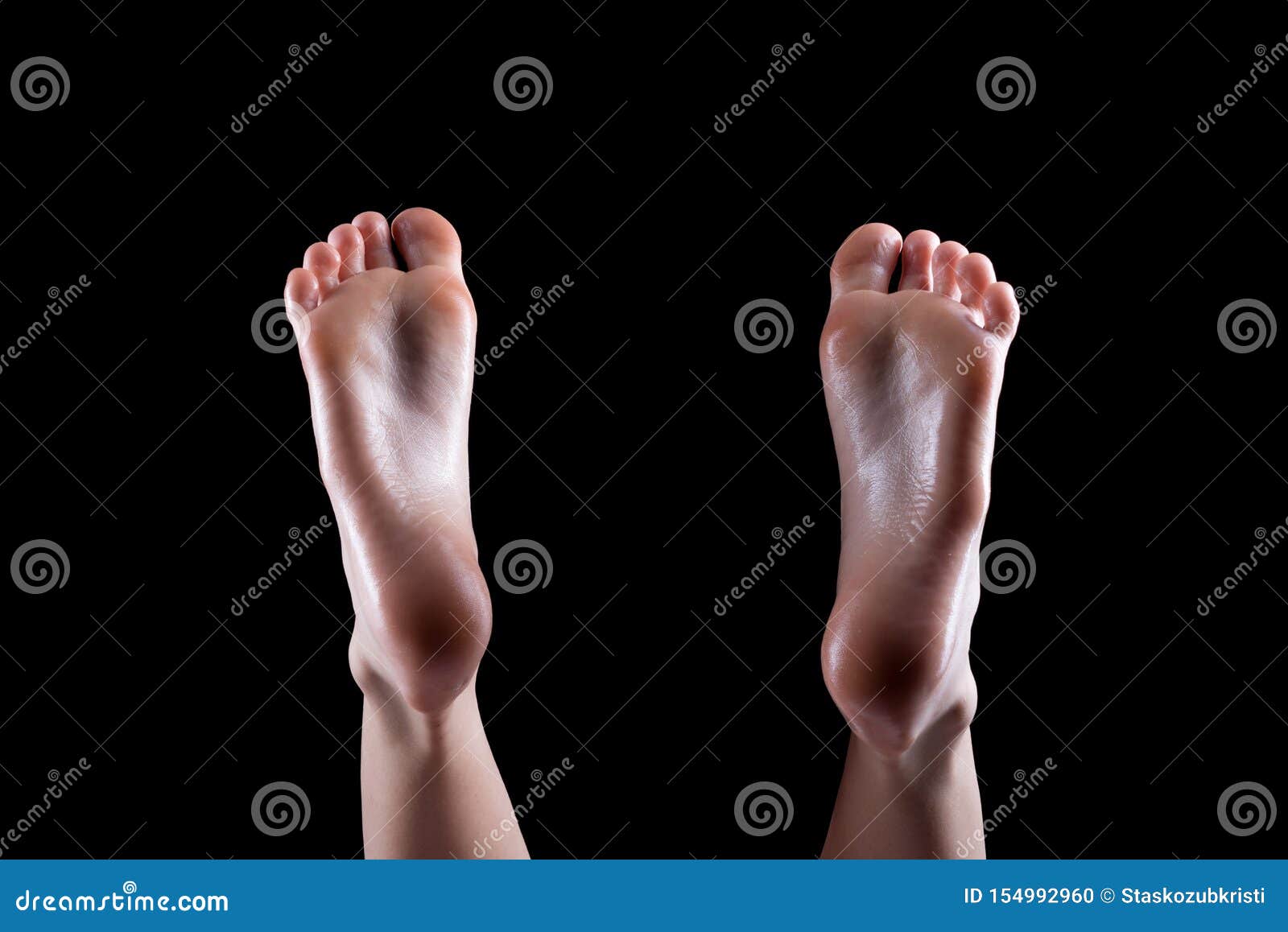 Sogliole Dell'olio Della Ragazza Fotografia Stock - Immagine di punte