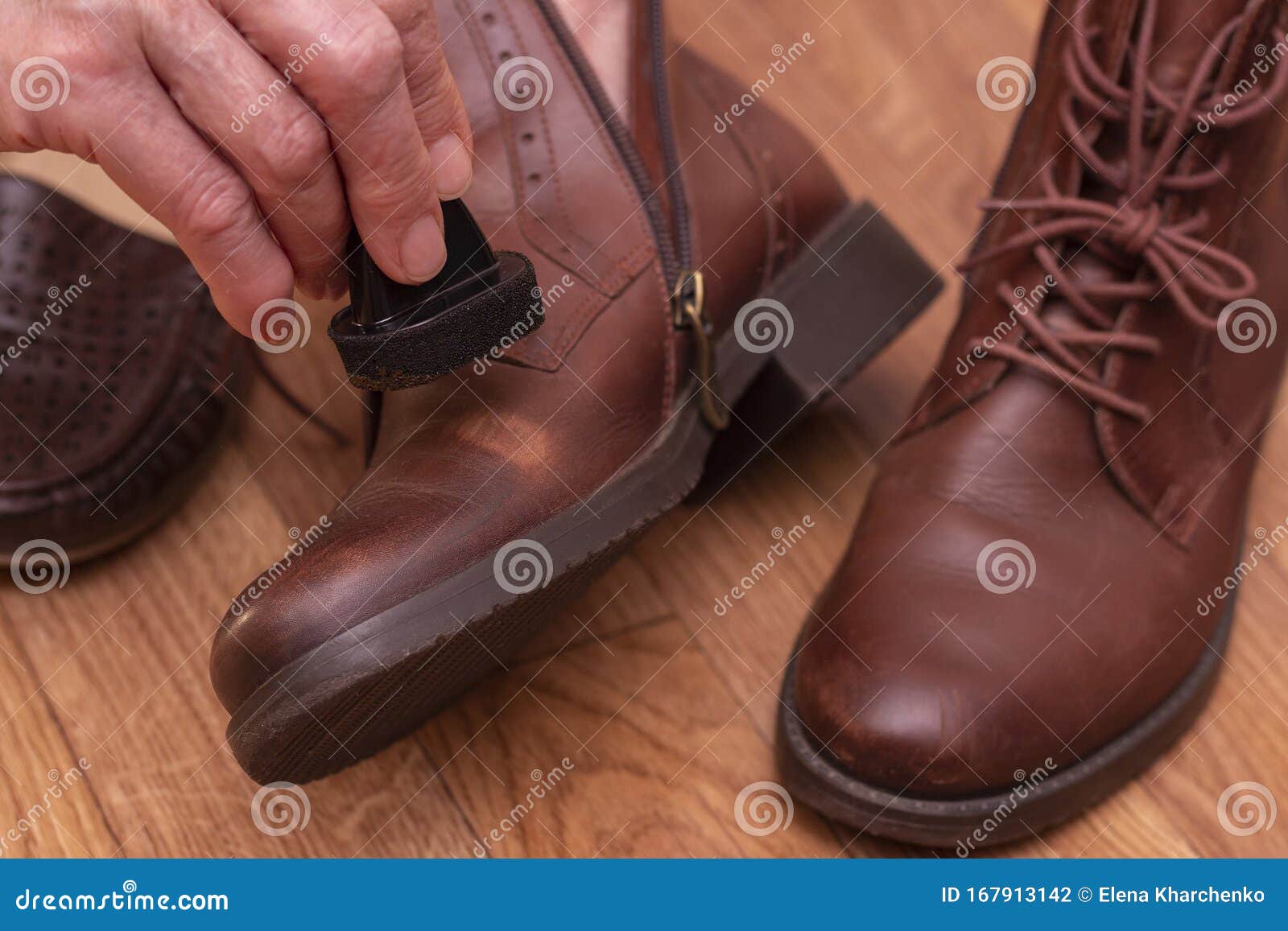 Fabricant de cirage pour les chaussures en cuir